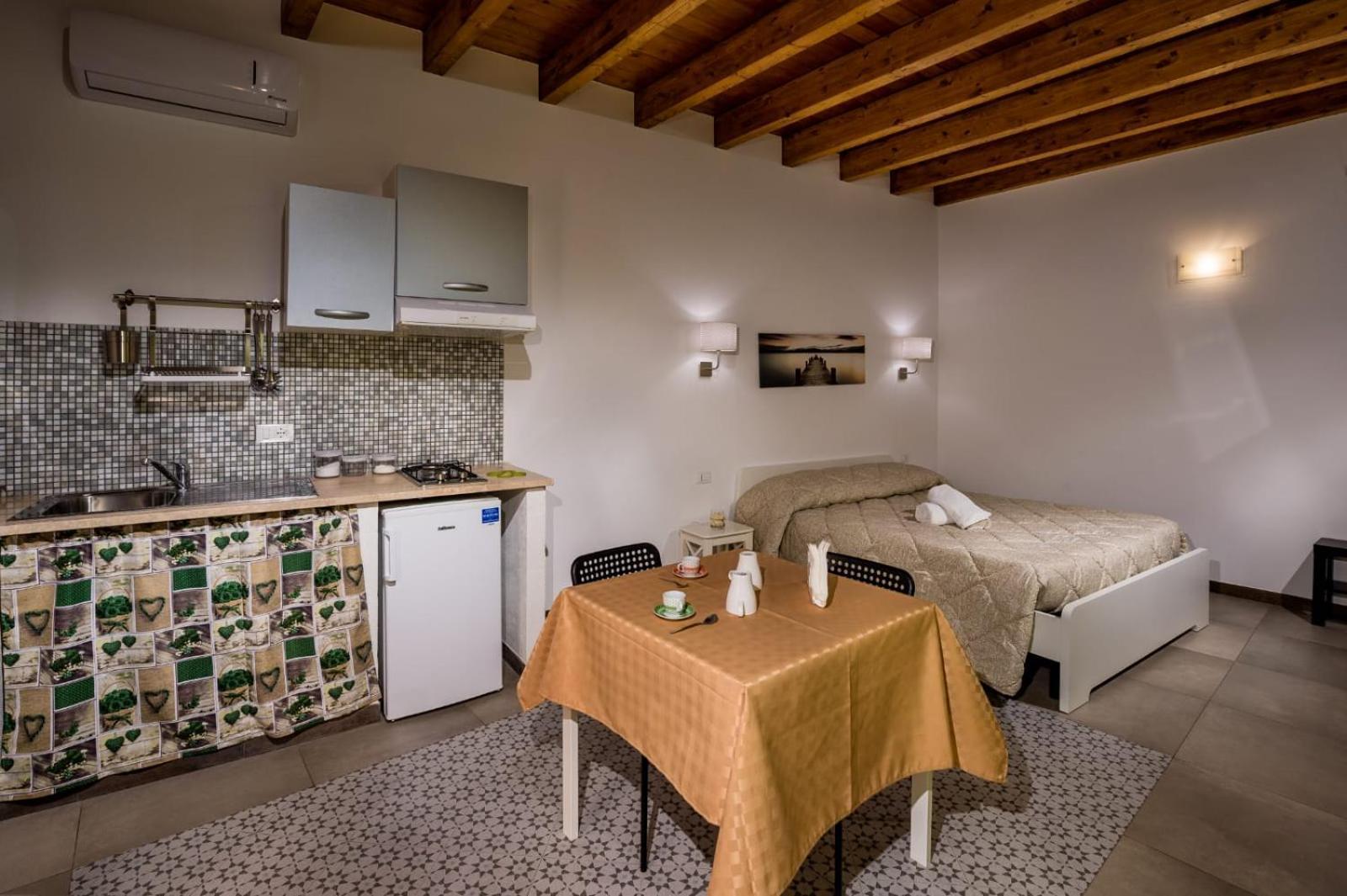 Ferienwohnung Il Cortile Castellammare del Golfo Exterior foto